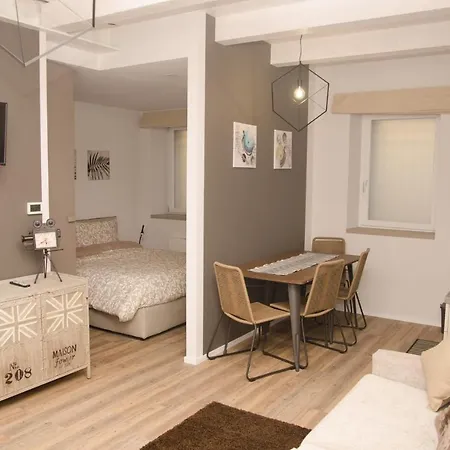 Il Borgo Orchidea Apartment Busca